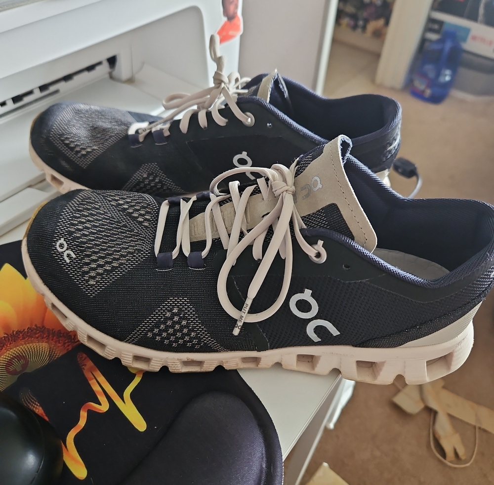 On Running Men’s Athletic Sneakers in NAVY BLUE and White